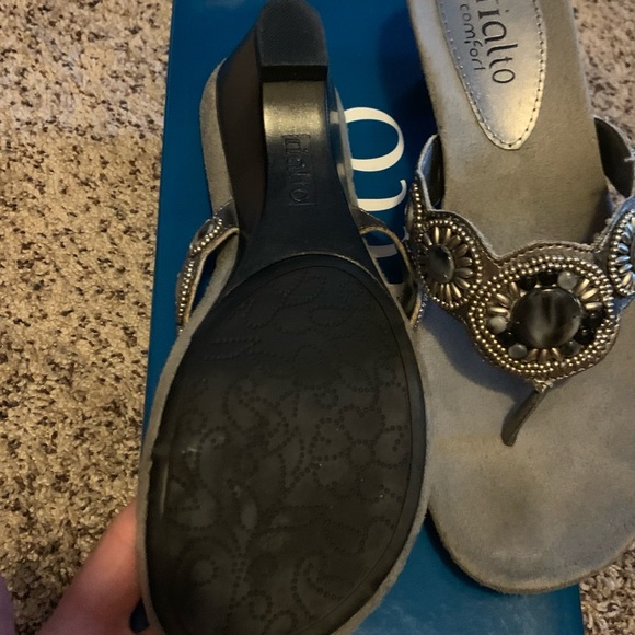 Sandals - Picture 3 of 3